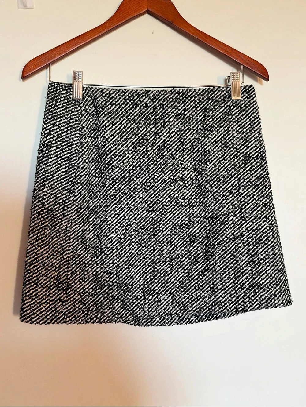 H&M Black & White Tweed Mini Skirt – Size 6